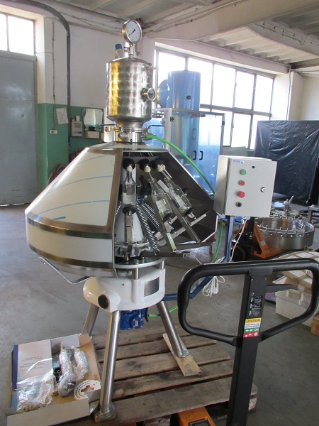 Poloautomatické plniace automaty na pivo pre malé pivovary.