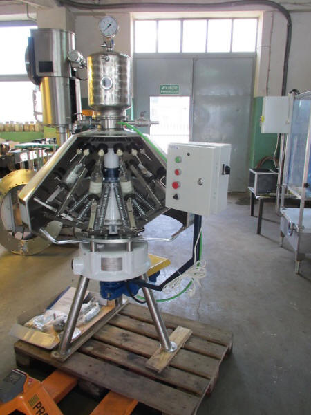 Poloautomatické plniace automaty na pivo pre malé pivovary.