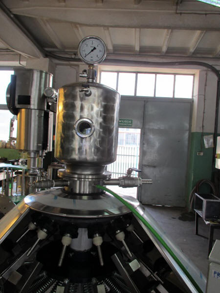 Poloautomatické plniace automaty na pivo pre malé pivovary.